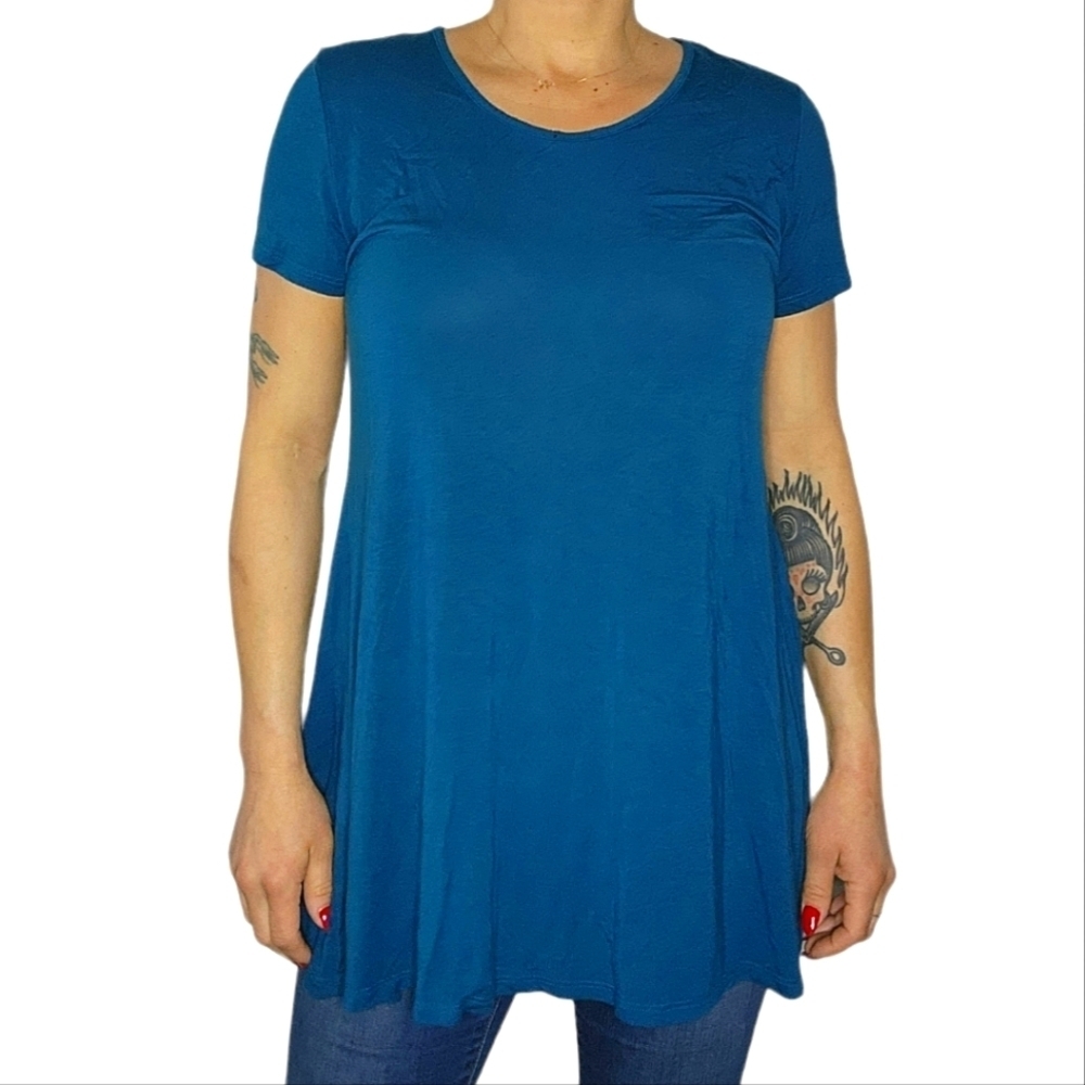 By Johnny Size X Large Blue Tunic Short Sleeve